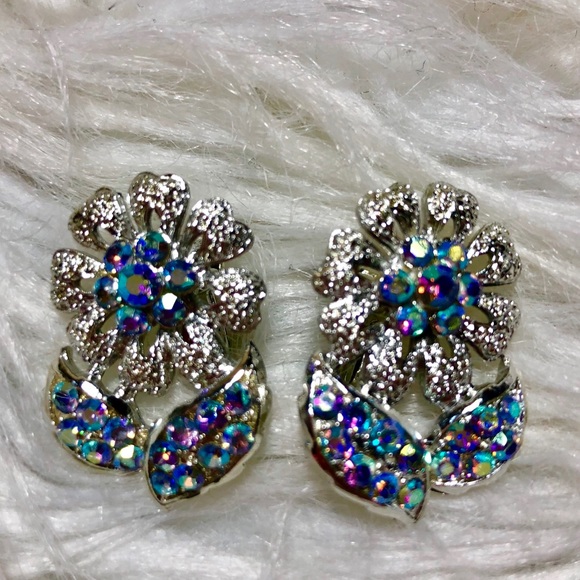 Vintage Jewelry - Vintage iridescent Daisy Clip on earrings